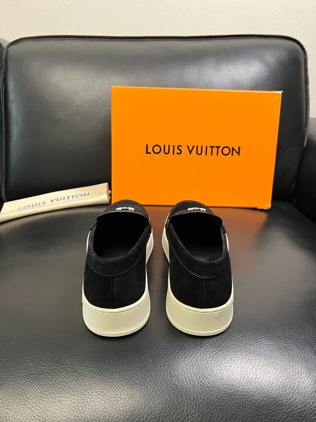 Men's shoes 💰740 Lv high quality top crafts Louis Vuitton, sports sneakers counter synchronization, uppers imported from Italy, high-quality splicing colorful complex crafts, imported mesh pads soft and comfortable, soles: original soles specially provided by the original factory, T men's shoes 💰U exclusive movable molded soles super comfortable, original factory single goods, code number 38-44 (customized 45)